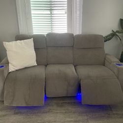 Couches Recliners/ And Love Seats 