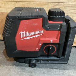 Milwaukee Green 165 ft. Cross Line and Plumb Points Rechargeable Laser Level with REDLITHIUM Lithium-Ion USB Battery and Charger