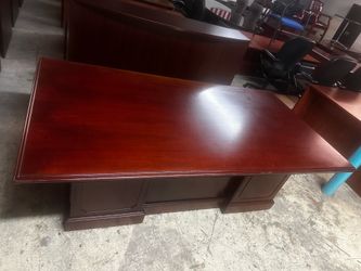 OFFICE/HONE DESK EXECUTIVE DESK TRADITIONAL