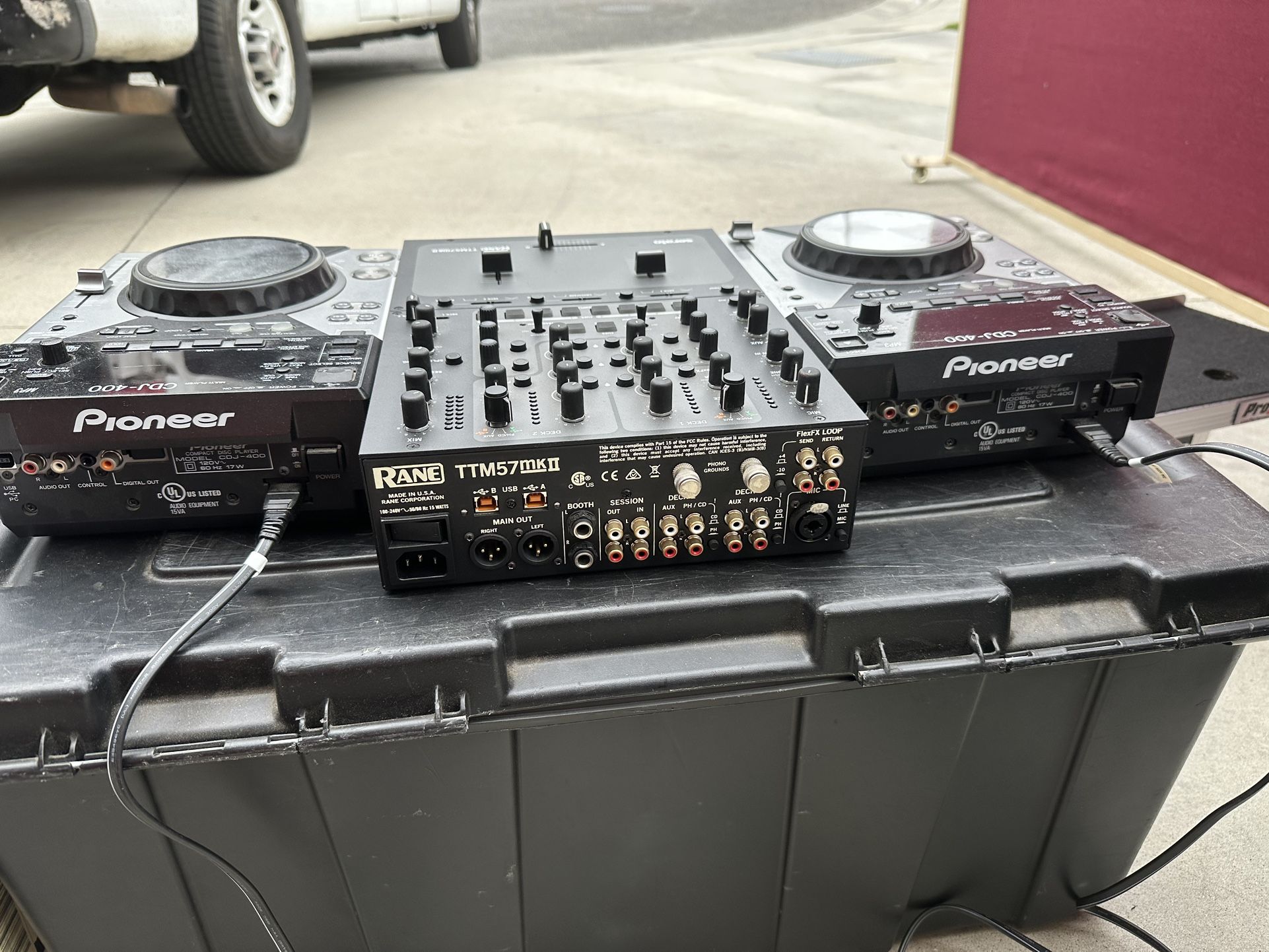 Rane TTM 57 II Mixer And Pioneer CDJ 400, Odyssey Case.