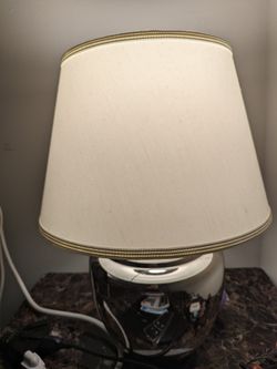 Selling Coffee Table With Lamp