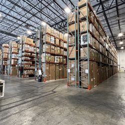 Warehouse Pallet Racking Beams Uprights Wire Decks Industrial Pallet Racks Forklifts Dock Plates 