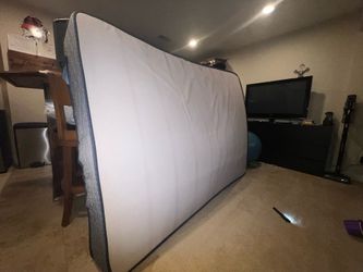 Free queen size Serta mattress in Bear