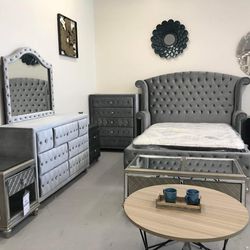 King Grey Bedroom Set ( Brand new) nightstand dresser mirror and bed 