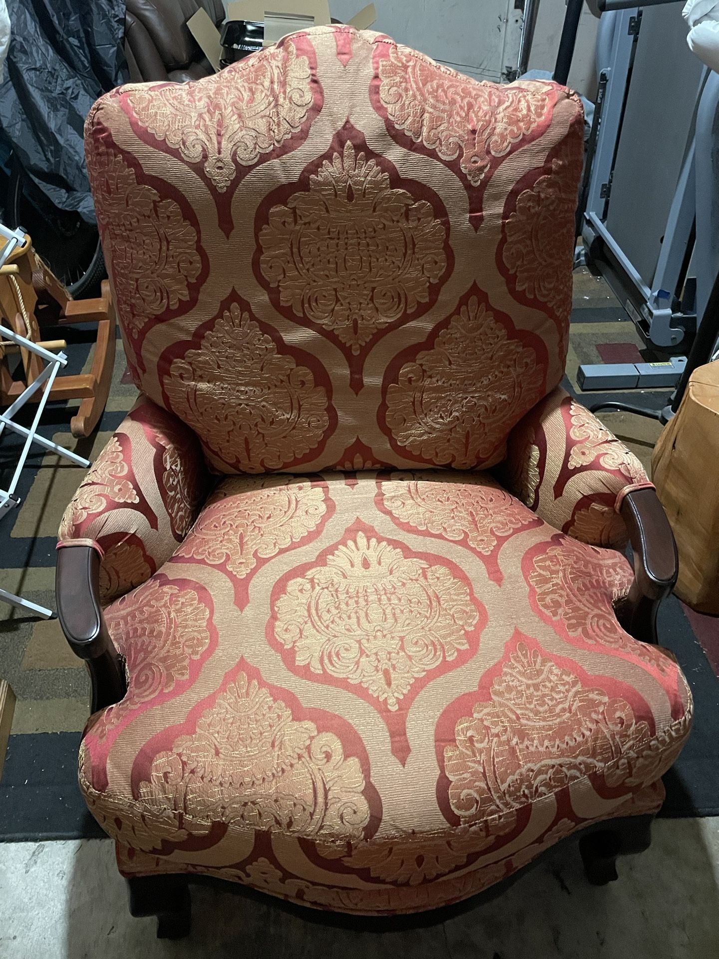 Vintage-Style Armchair β Elegant & Comfortable!