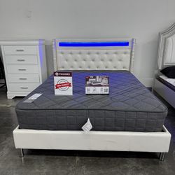New Queen Bed Frame With Mattres 
