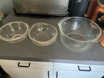 Pyrex glass cookware