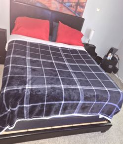Complete queen size bed with 2 side nightstands all less than 1 yr old