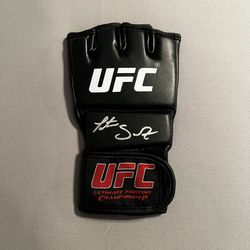 UFC Women’s Strawweight Tatiana Suarez Authentic Autographed Official UFC Glove