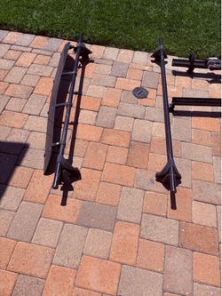 Yakima roof rack with two bike mounts