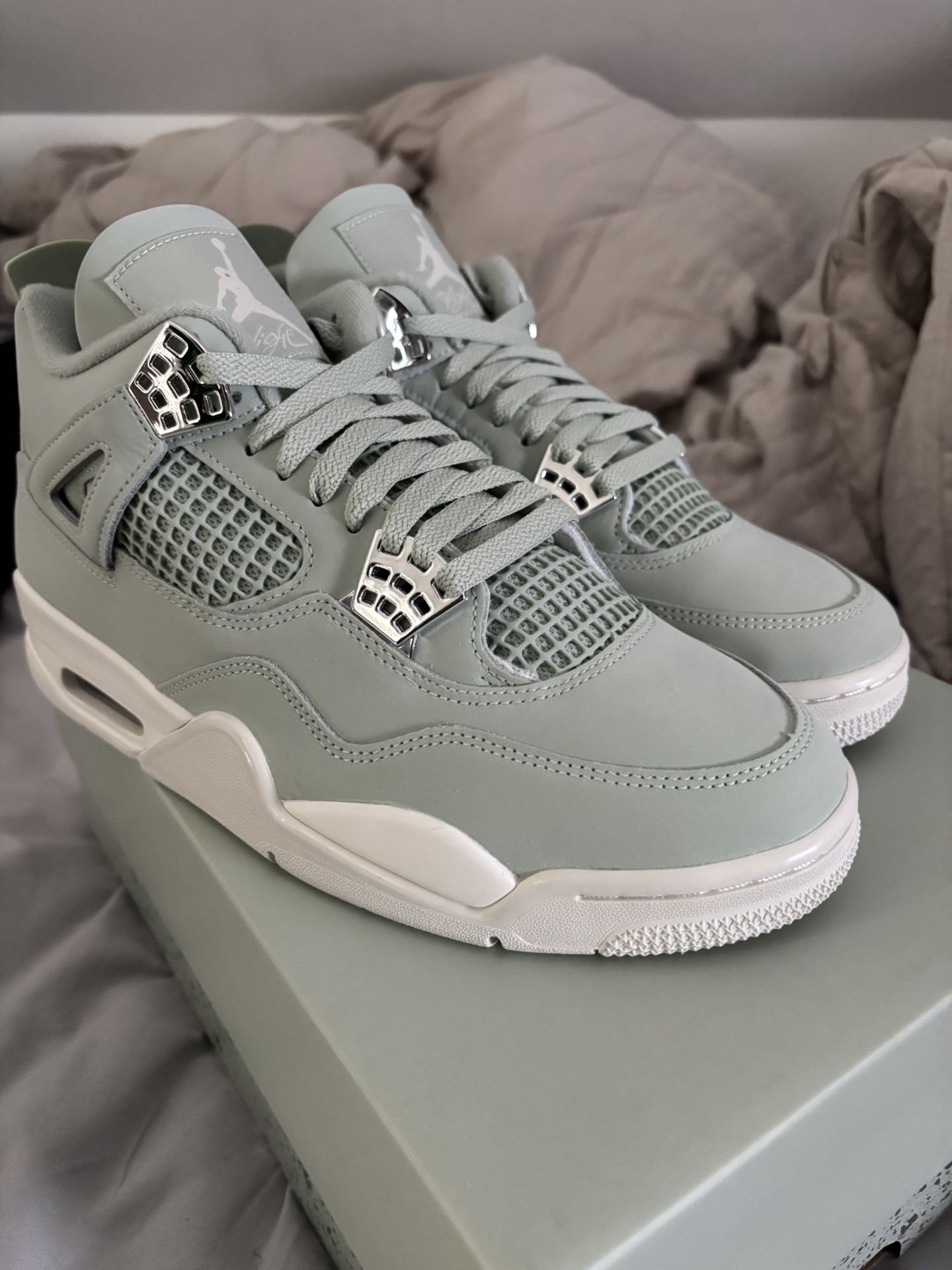 “Seafoam” wmns Air Jordan retro 4