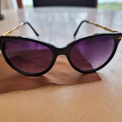 Gucci Sunglasses - Made In Italy + Gucci Hard Case + Gucci Cloth