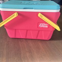 Igloo Retro Picnic Ice Cooler 