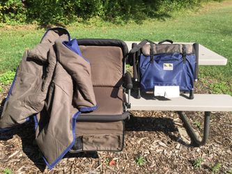 Stadium Seat with Blanket (2)