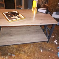 Coffee Table Very Good Condition Don't Need It Got New Ones It Don't Cost Nothing It's Free You Must Pick It Up