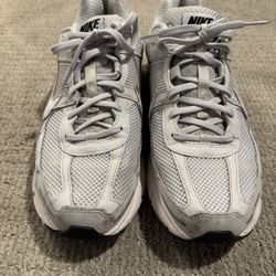 Nike Vomero 5 