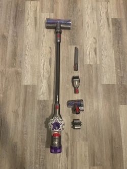 Dyson Cordless Stick Vacuum with Attachments