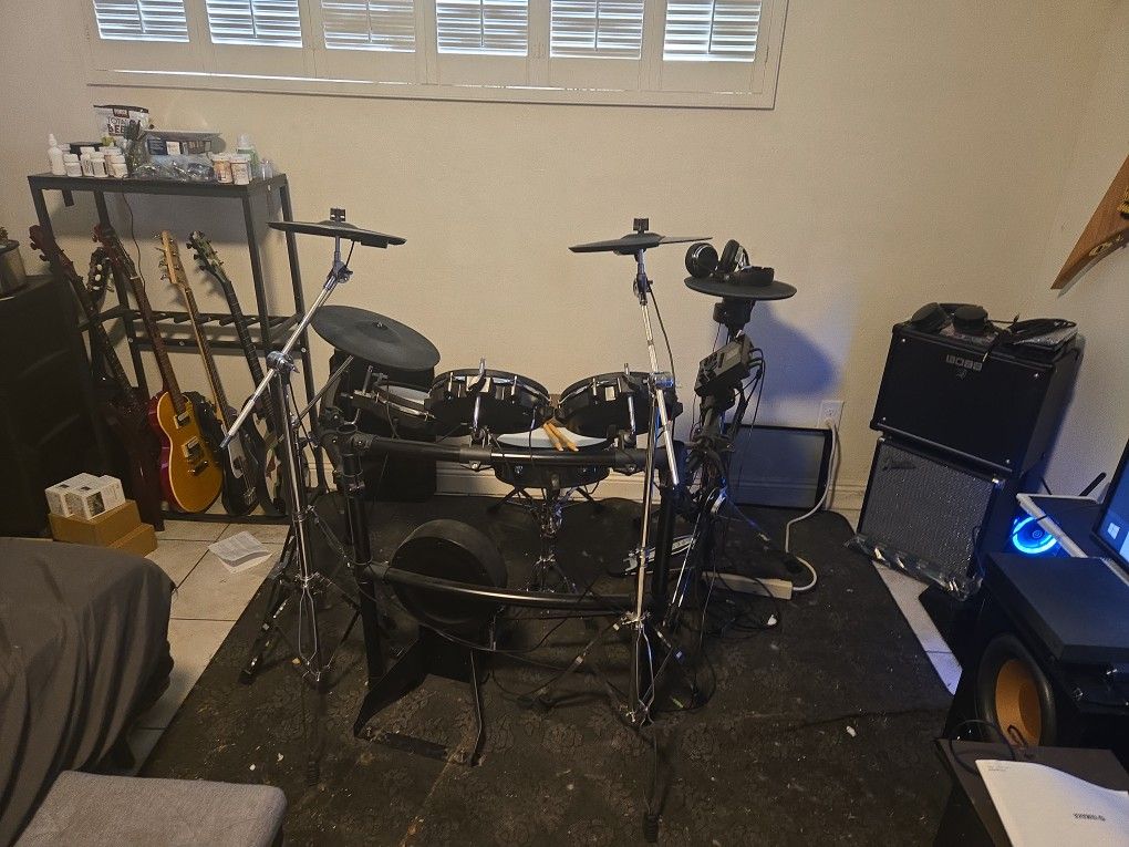 FesleyElectric Drum Set With DW Double Pedals