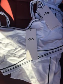 ALO WHITE SET • TOP L, LEGGINGS M