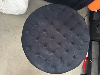 Tufted Ottoman w/ Wheels