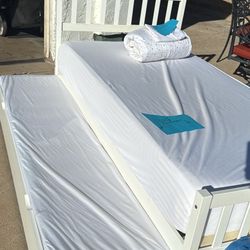 Twin Bed With Trundle, 2 Mattresses And Mattress Protectors 