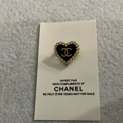 CC BROOCH/PIN