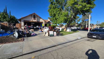 YARD SALE 5/30 East Palmdale