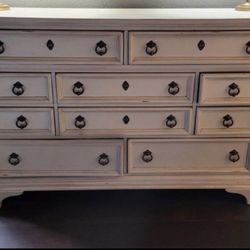 White Farmhouse Dresser