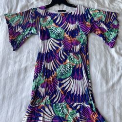 Women’s Knee High Colorful Dress. Great Quality. Size: Small. New, Never Used.
