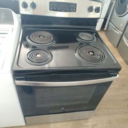  GE Eléctric Stove 4 Burners  In Excellent Working Condition 