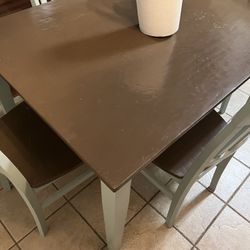 Dining Table With 4 Chairs $150