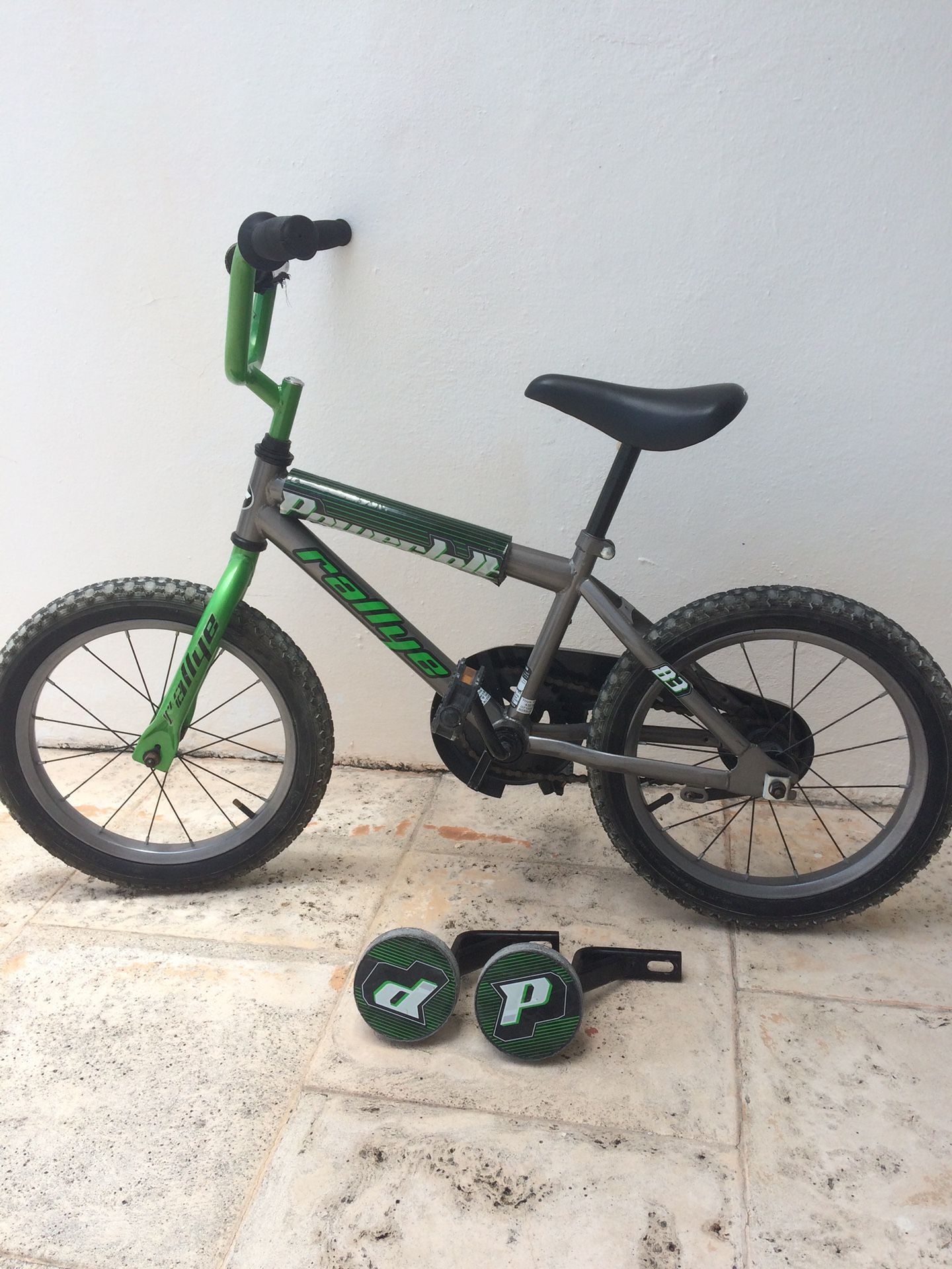 Kid bike size 16" originally from Toys R Us With training wheels