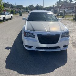 2013 Chrysler 300 Srt8