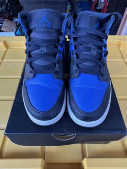 Air Jordan 1 Mid (GS) Size 5 Youth