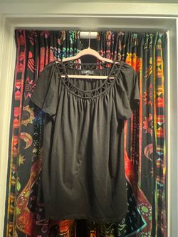 Black Gathered Neckline Short Sleeve Top