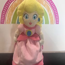 PRINCESS PEACH FROM SUPER MARIO ! 10 INCH SOFT DOLL LIKE NEW