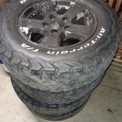 Llantas All Terrain 20s De 5 Hoyos Para Dodge Ram 