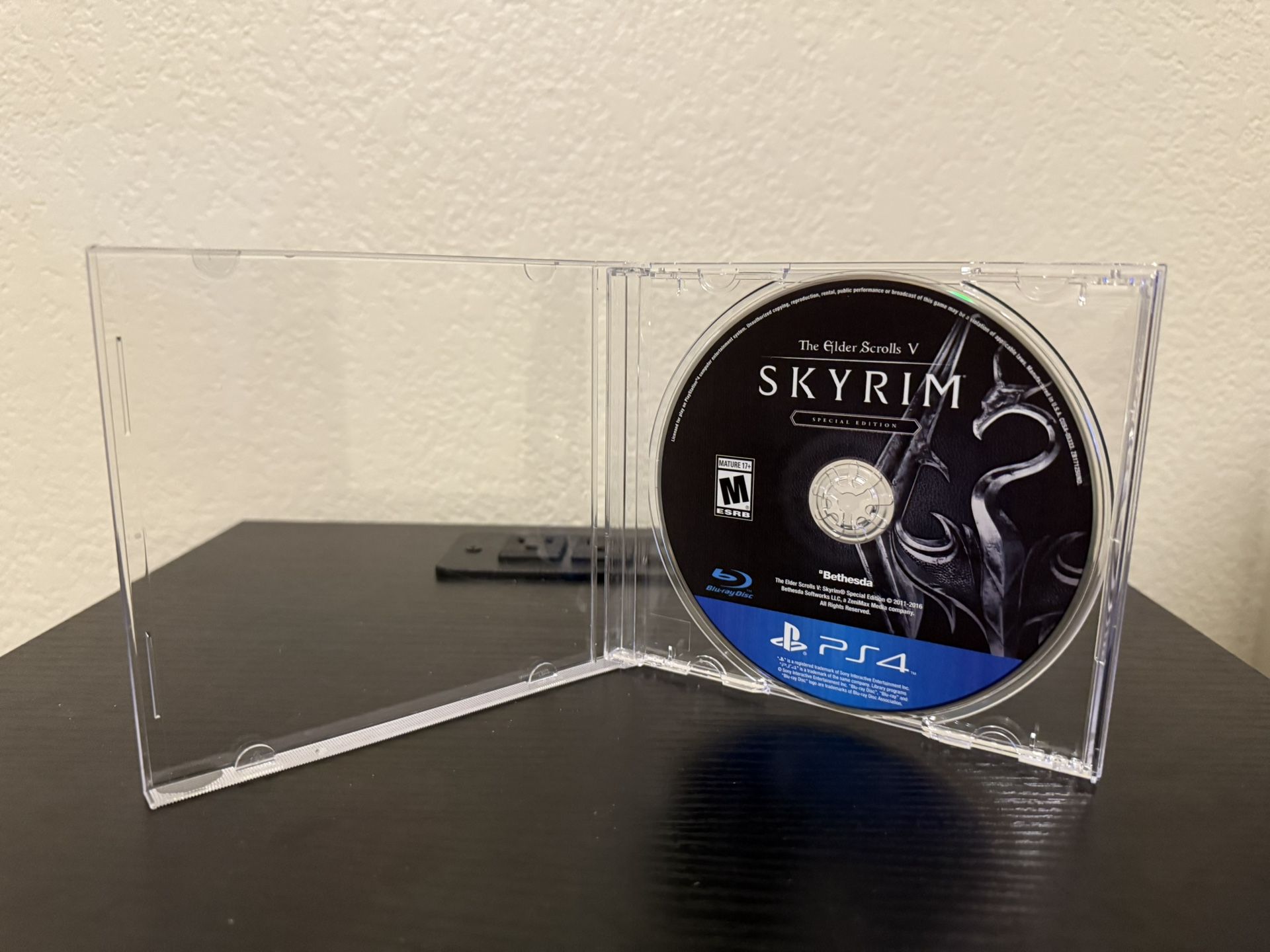 Elder Scrolls V: Skyrim Special Edition PS4 Disc Only