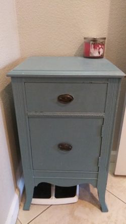 Vintage Shabby chic end table