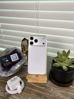 iPhone 17 Pro Max 256 GB White Unlocked Excellent Condition