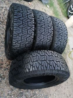 4 TIRES GOOD CONDITION LT285/70R17