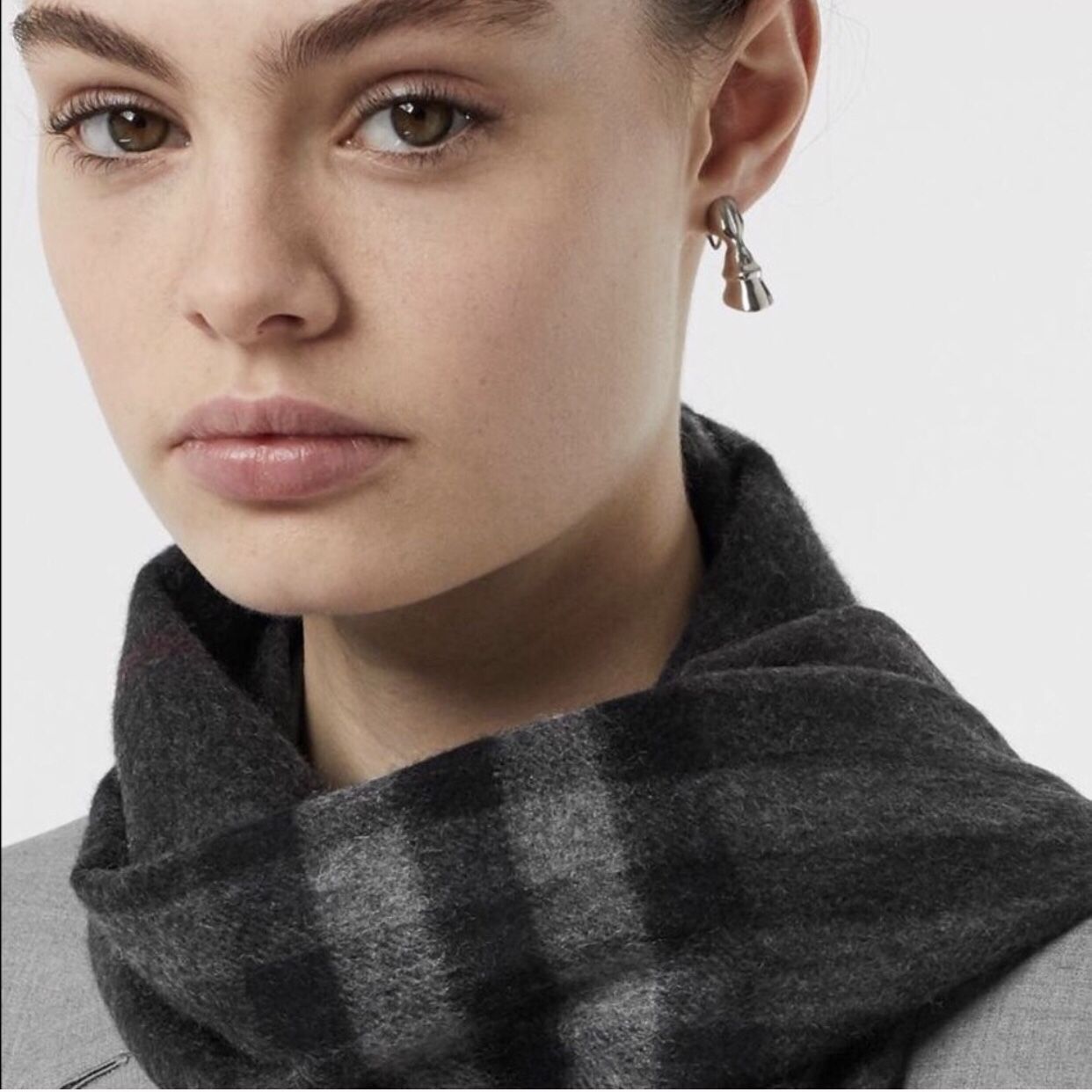 Burberry Classic Check Cashmere Scarf in Charcoal