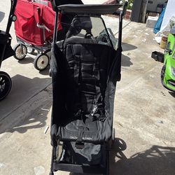 Delta travel stroller