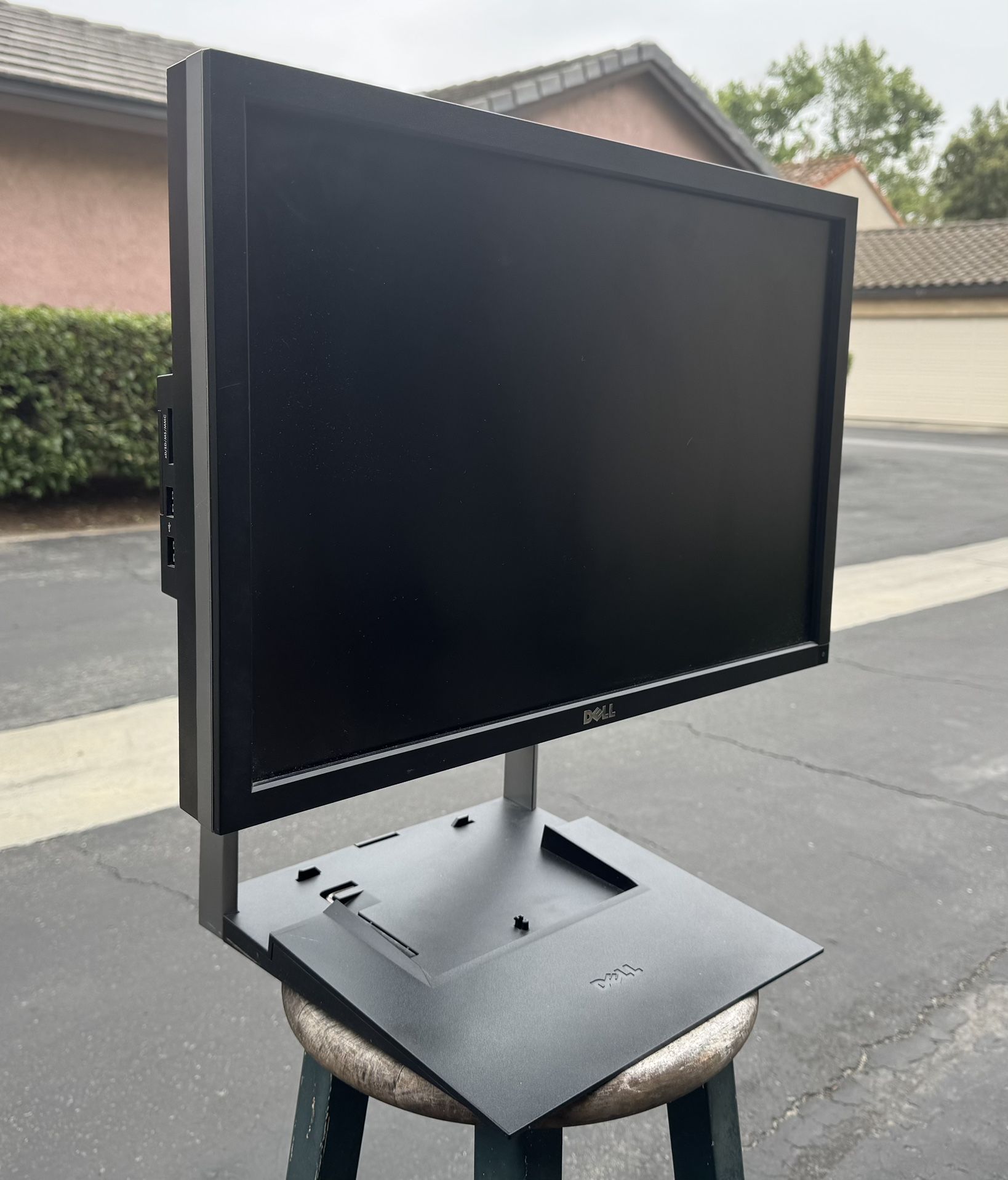Dell 24” Flat Screen Computer Display Monitor - Model U2410F