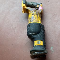 Dewalt reciprocating Saw 20 v DCS 380 tool only solo Herramienta