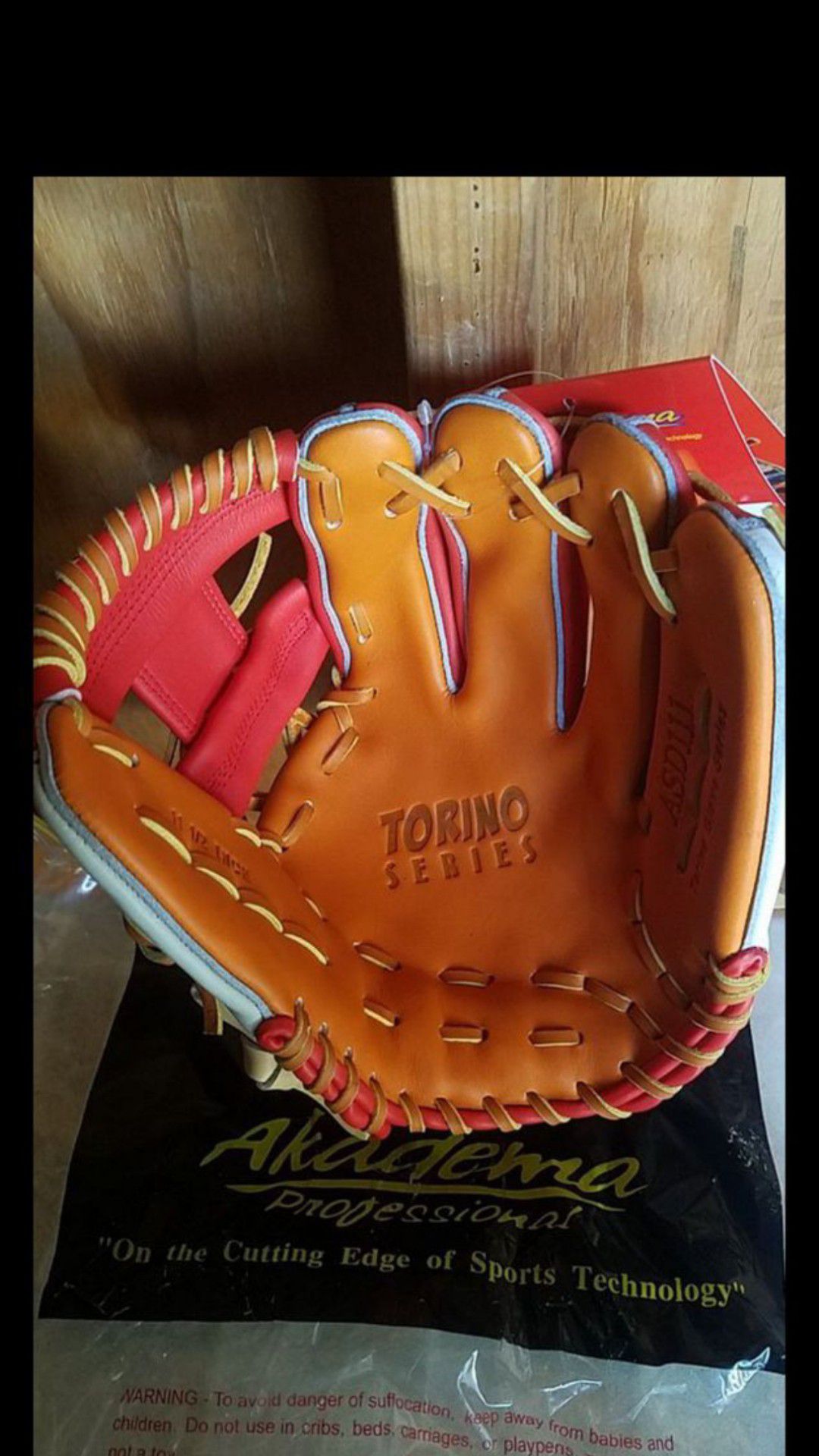 Akadema Torino Series , 11.5 " Baseball Glove