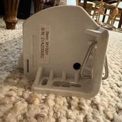 Elite Screens Manual B, 100-INCH Manual Pull Down Projector Screen