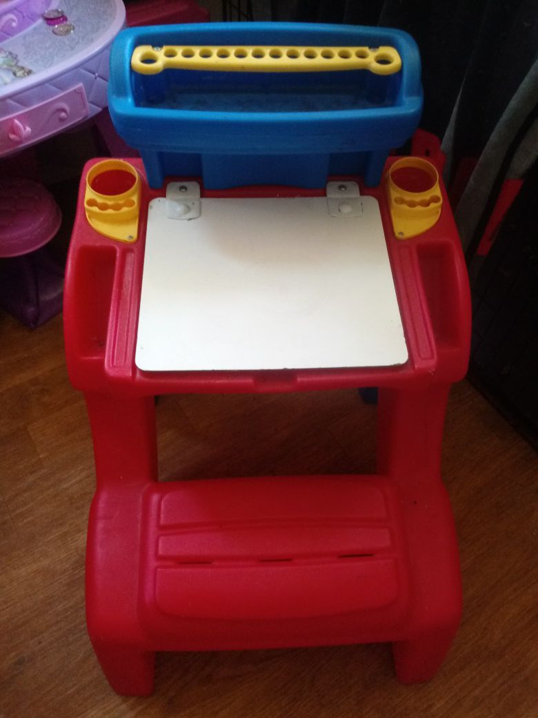Kids desk with dry erase top that opens for storage