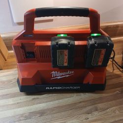 MILWAUKEE M18 6 BAY CHARGER