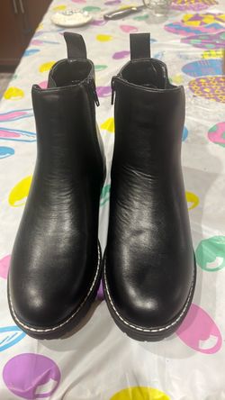 New girls boot size 5